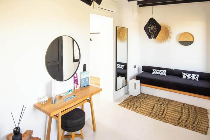 Room 27 of 51