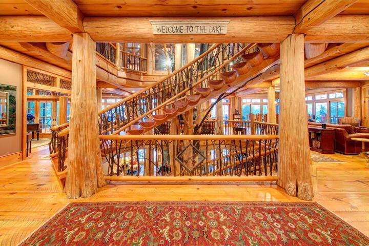 Seneca Lodge in Cooperstown, NY