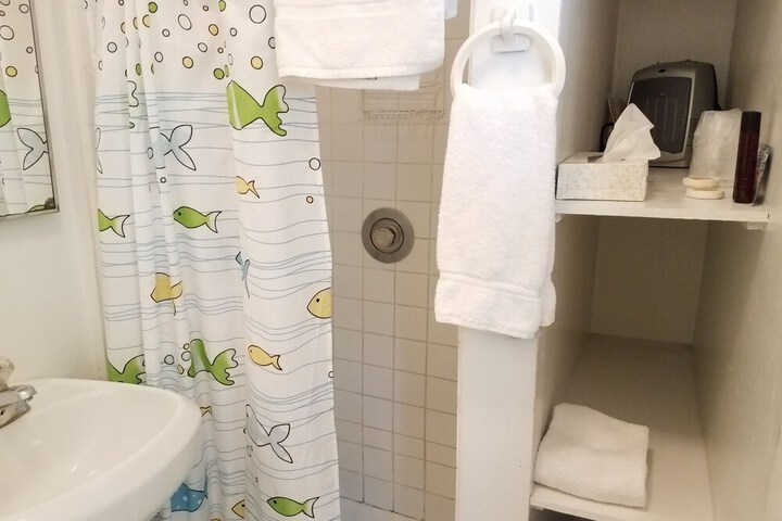 Room 205 of 218