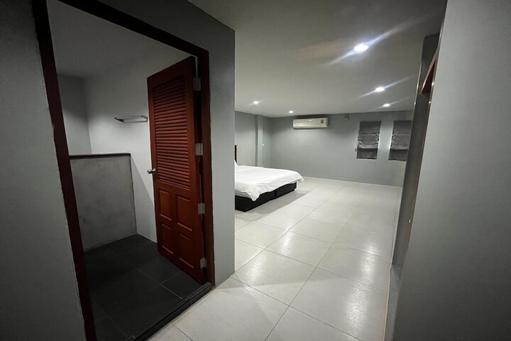 Room 10 of 53