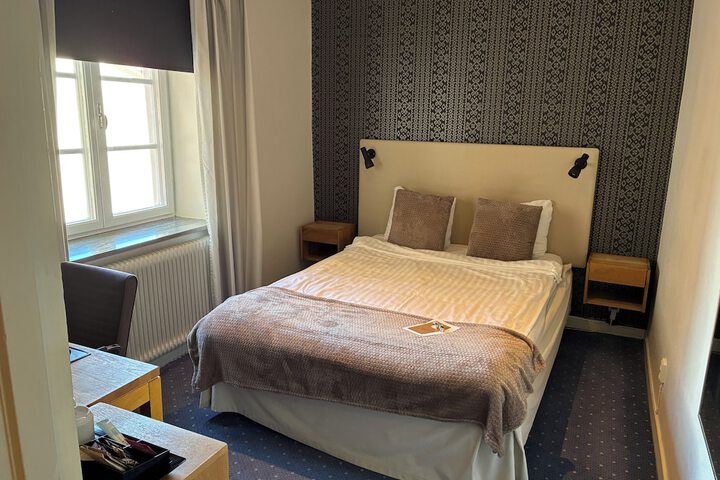Room 28 of 84