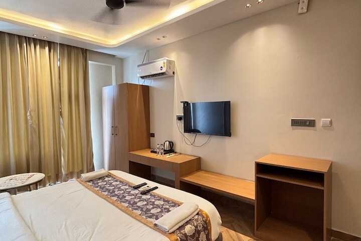 Room 14 of 38