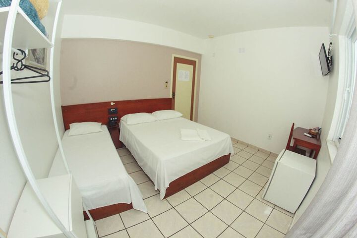 Room 10 of 29