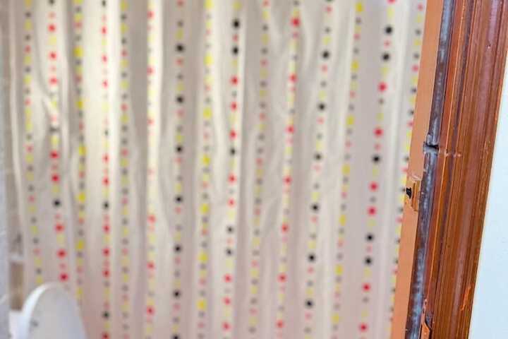 Room 7 of 9