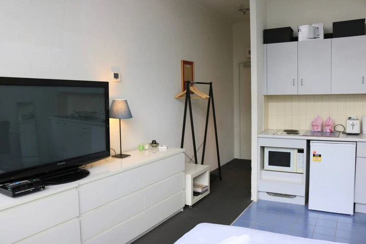 Room 2 of 13