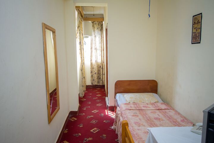 Room 19 of 35