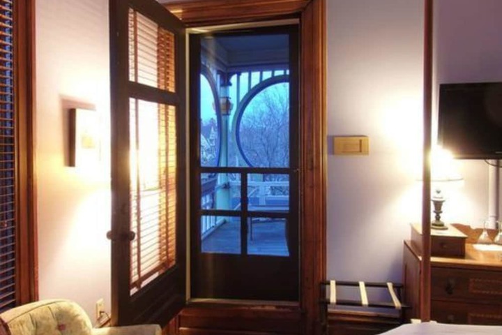 Room 16 of 43