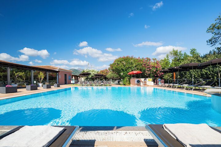 Pool 64 of 117