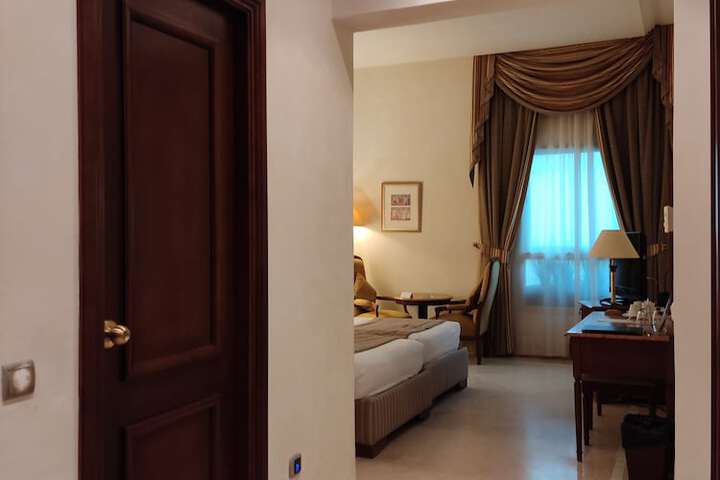 Room 13 of 47