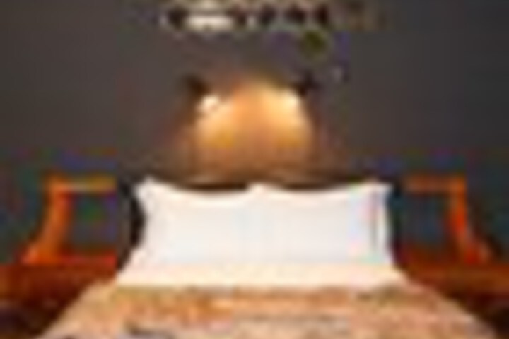 Room 20 of 150