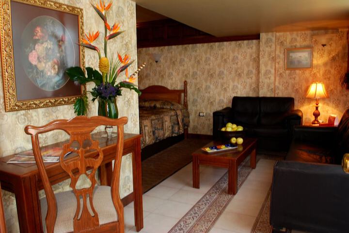Room 4 of 13