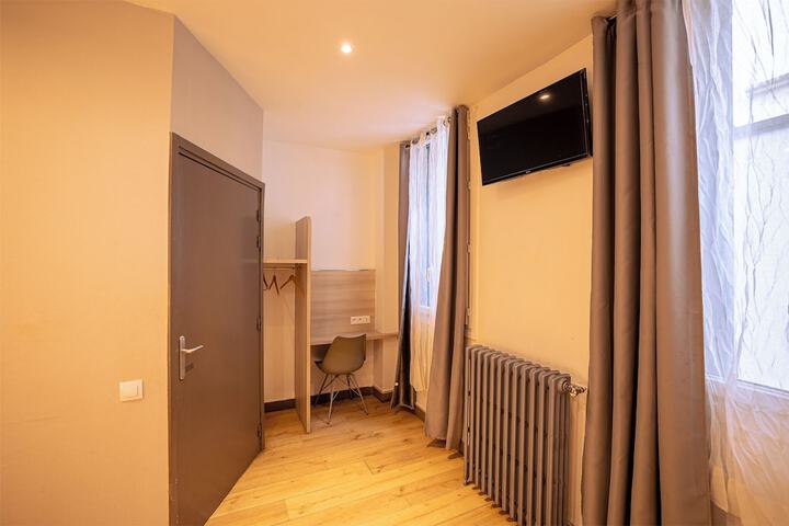 Room 14 of 19
