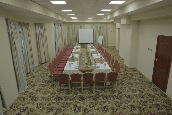 Business Center 31 of 33