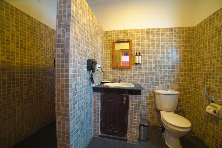 Room 18 of 32