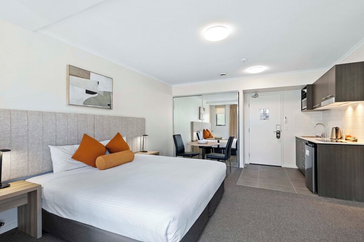 Room 12 of 20