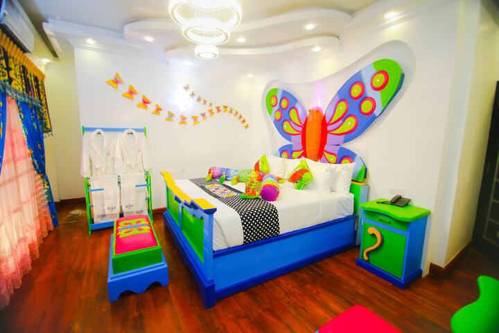 Room 103 of 230
