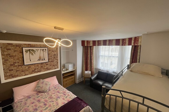Room 9 of 26