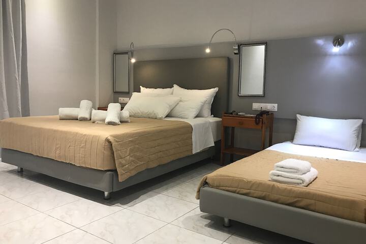 Room 8 of 52