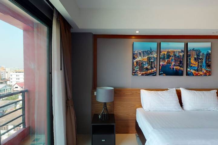 Room 83 of 181