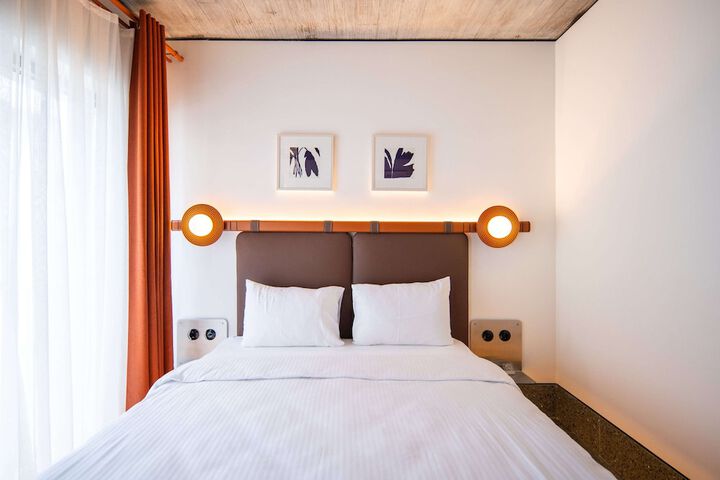 Room 9 of 41