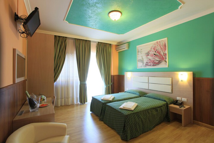 Room 15 of 133
