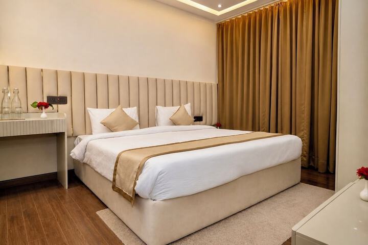 Room 40 of 143