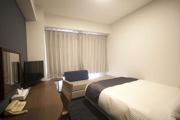 Room 9 of 62