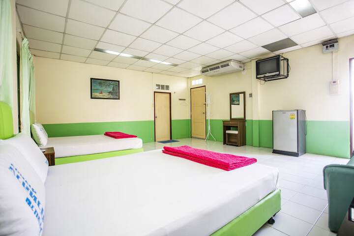 Room 8 of 43