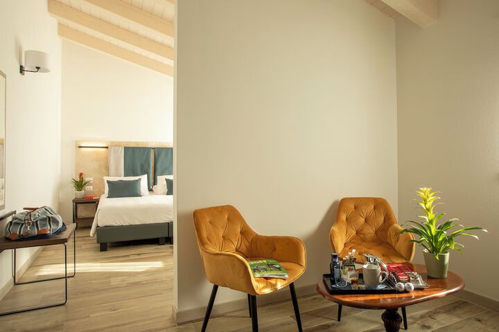 Room 6 of 75