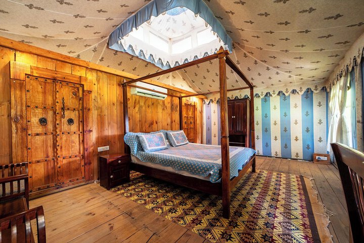Room 25 of 151