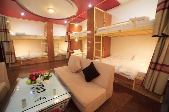 Room 13 of 48