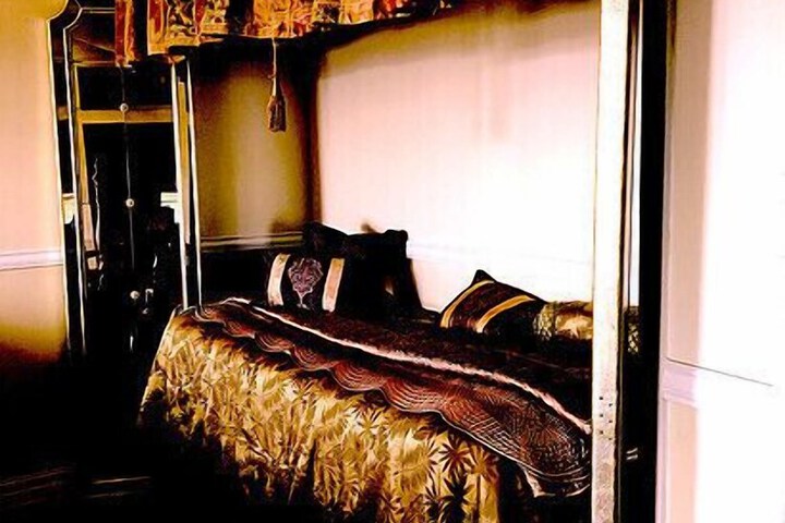 Room 14 of 53