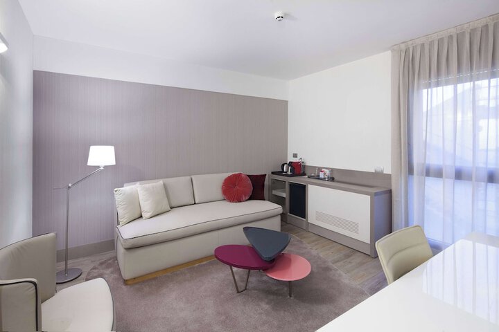 Room 37 of 79
