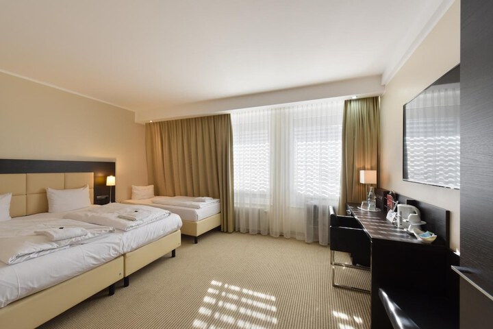 Room 16 of 35