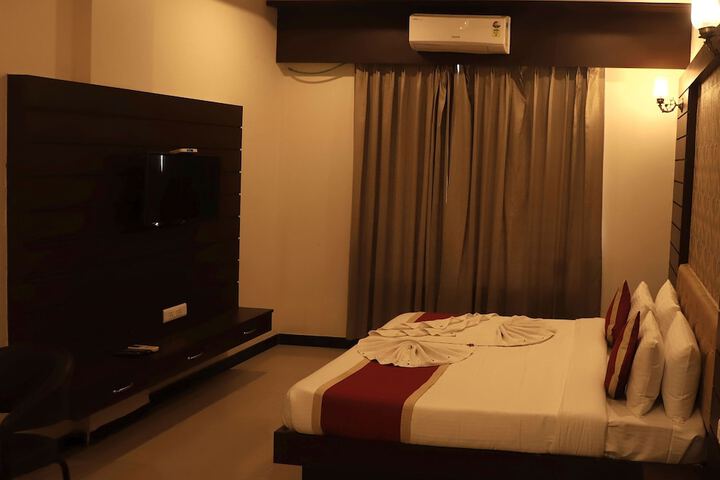 Room 2 of 27