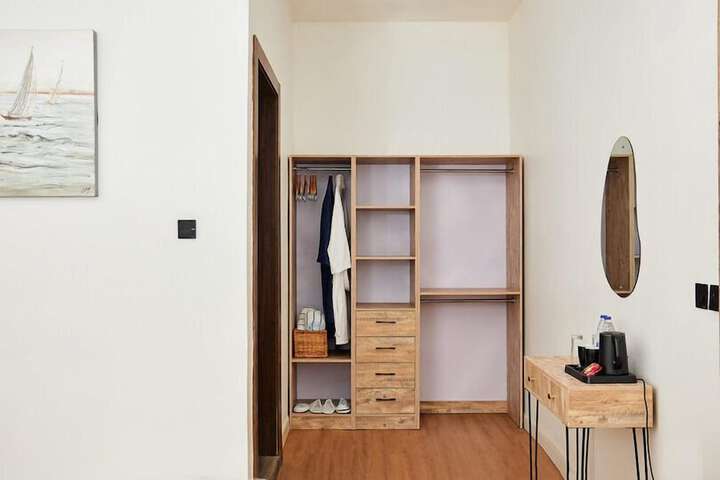Room 2 of 38