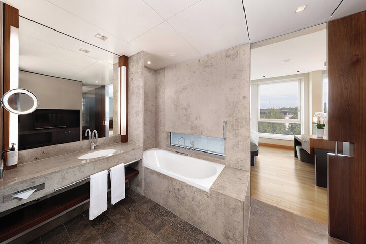 Room 305 of 457