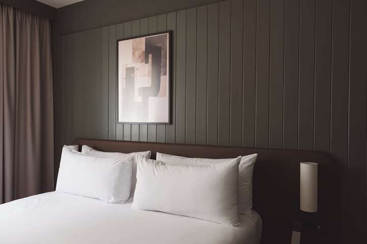 Room 32 of 81