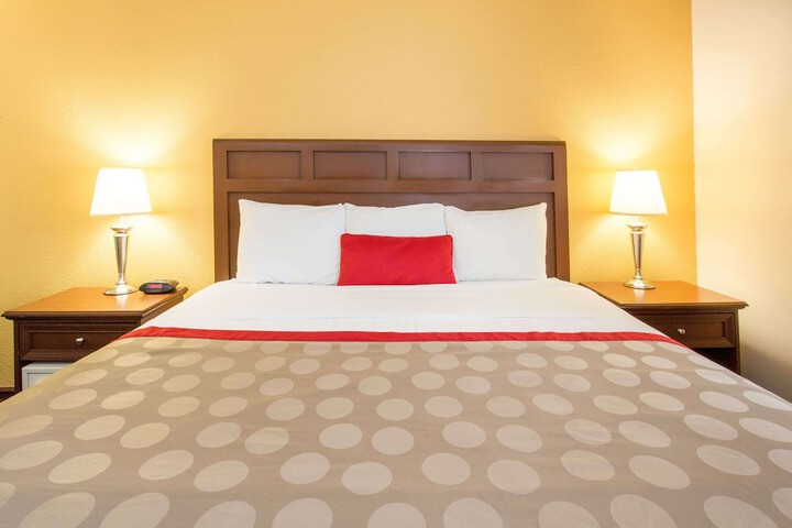 2 Queen Beds 2 Room Suite (8 of 8)