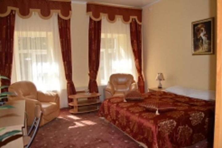 Room 12 of 19