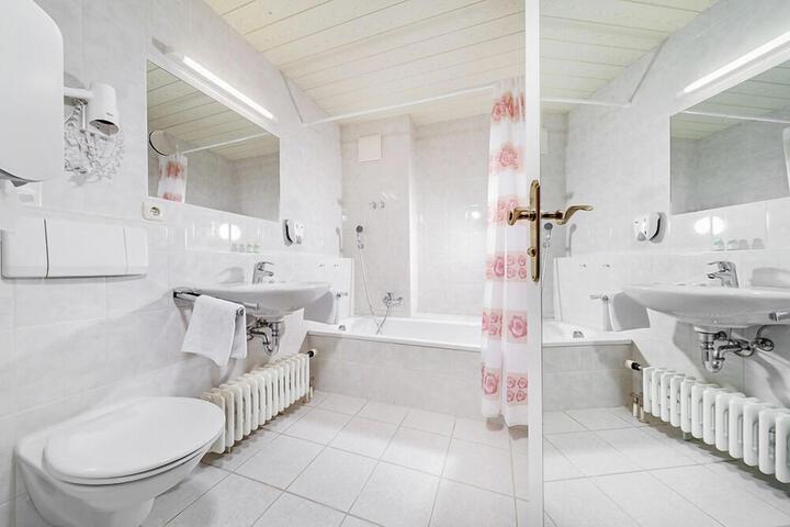 Room 2 of 15