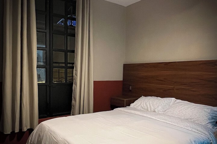 Room 2 of 64
