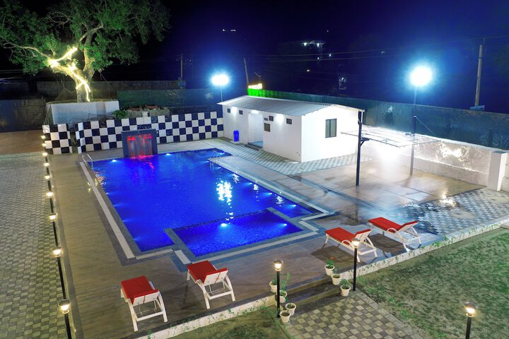Pool 27 of 42