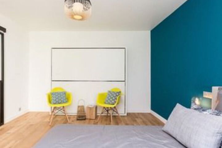 Room 10 of 15