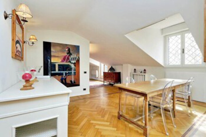 Room 8 of 21