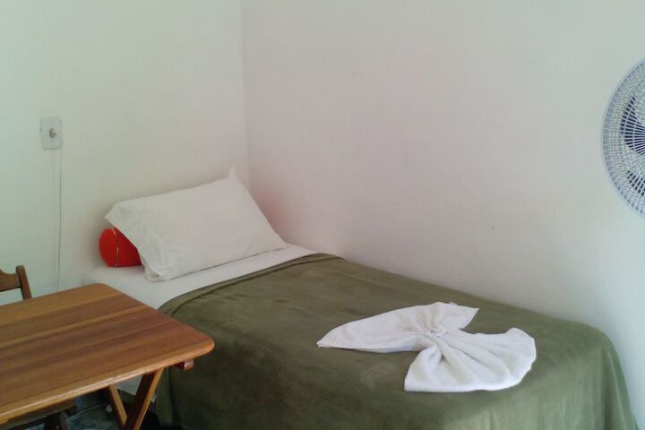 Room 4 of 95