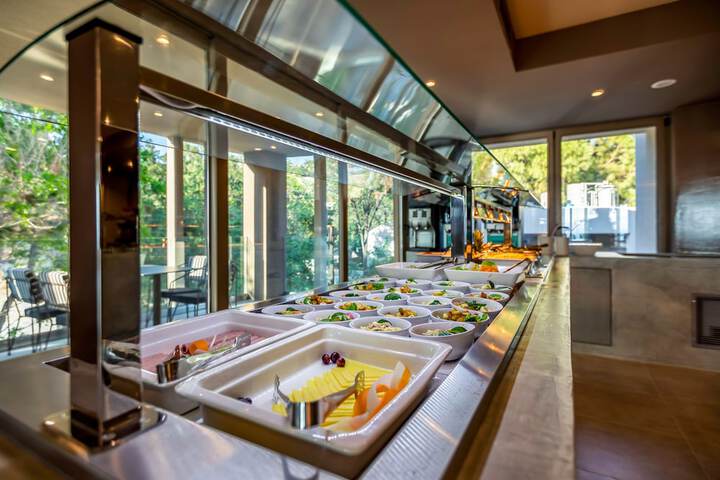 Dining 50 of 80