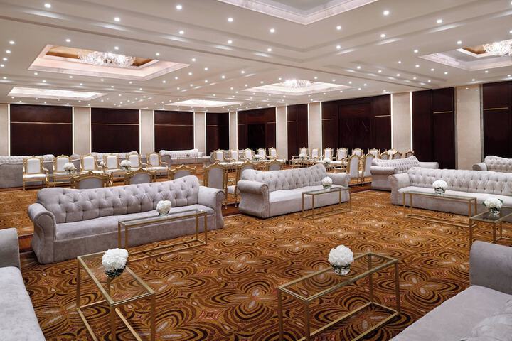 Ballroom/Hall 87 of 103