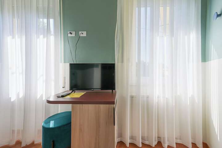 Room 92 of 241