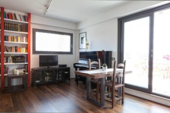 Room 6 of 22